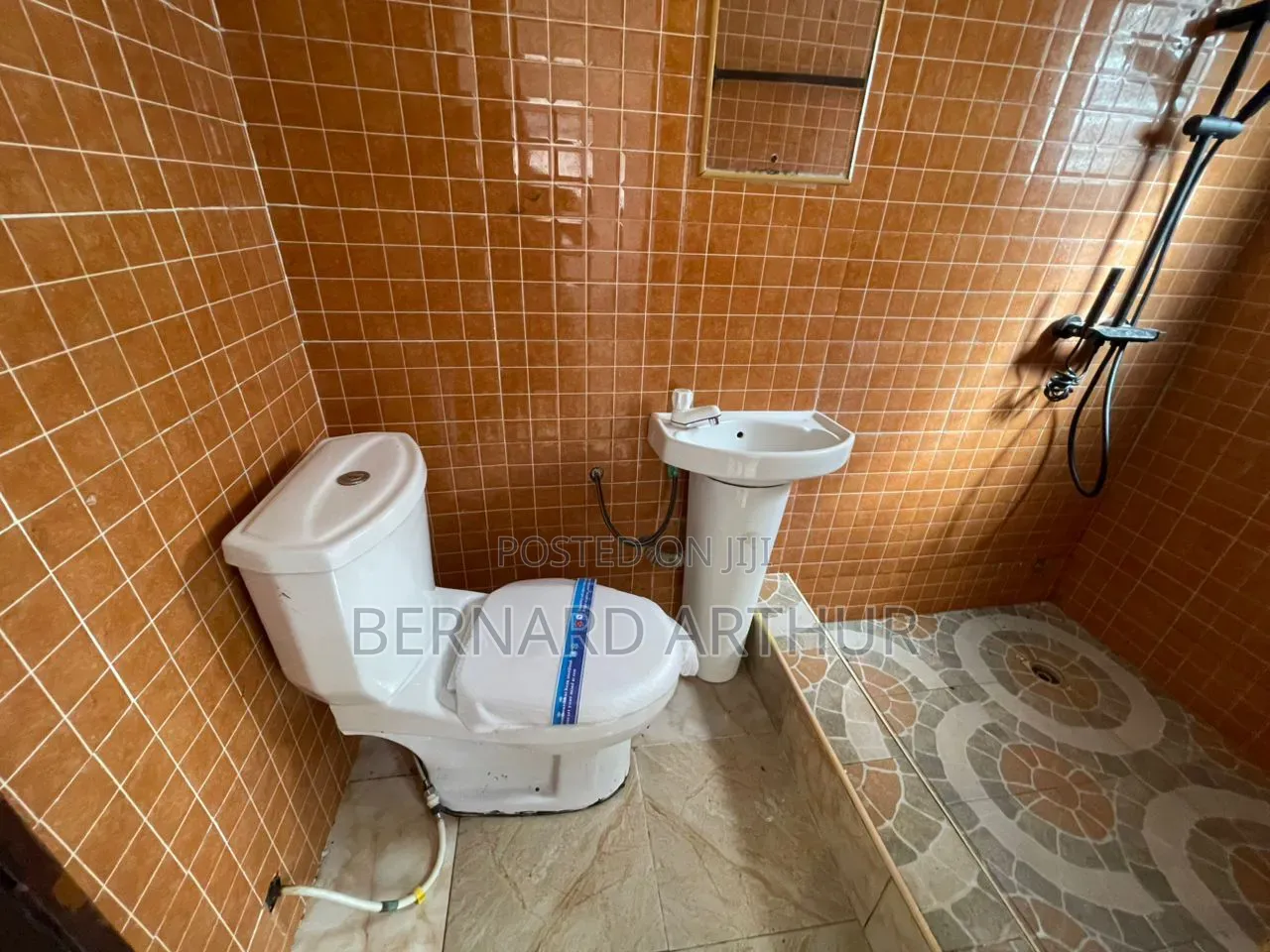 1bdrm Room & Parlour in Bernard Agency, Baah Yard for rent