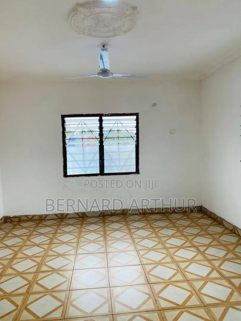 1bdrm Room & Parlour in Bernard Agency, Baah Yard for rent