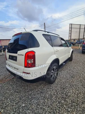SsangYong Rexton 2017 White