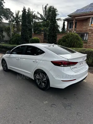 Hyundai Elantra Limited 2018 White