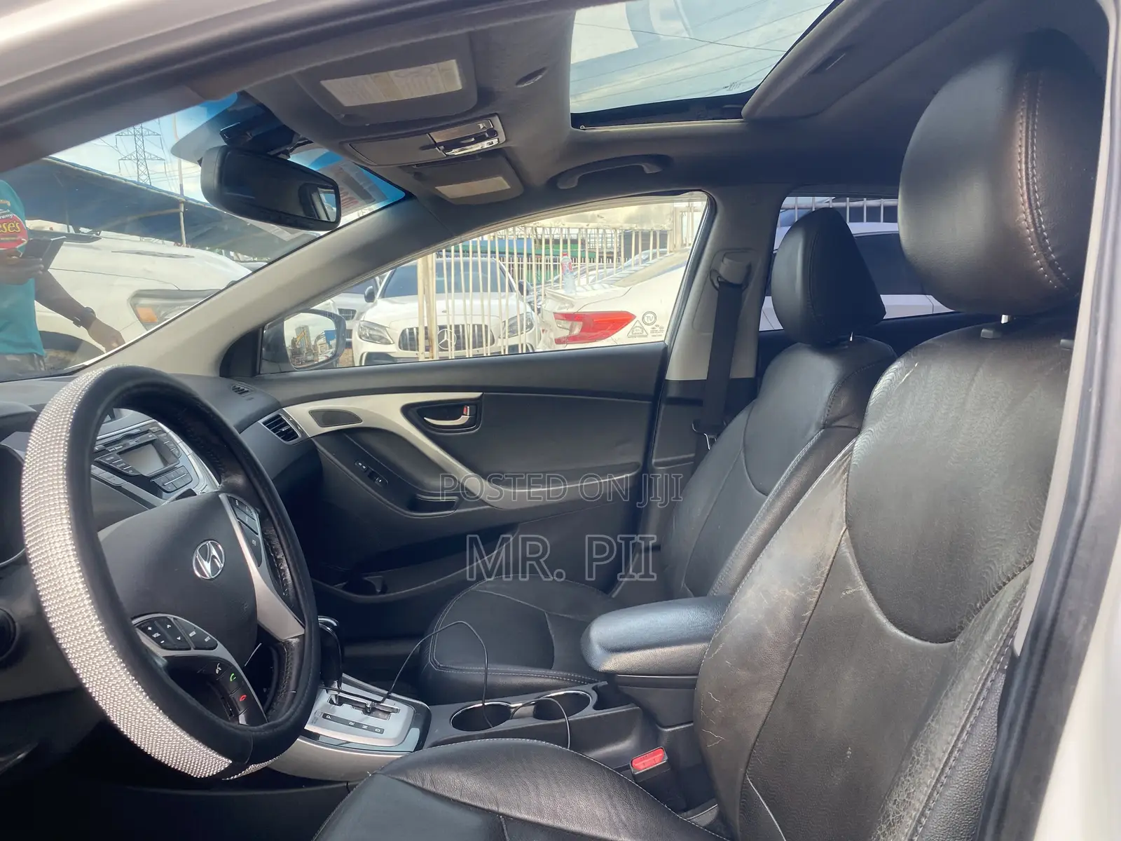 Hyundai Elantra 2012 White