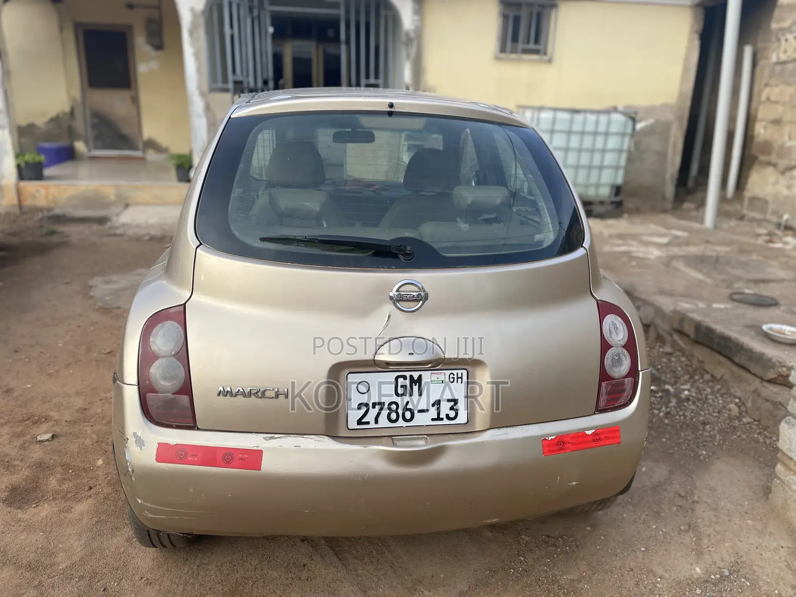 Nissan March 2010 Gold