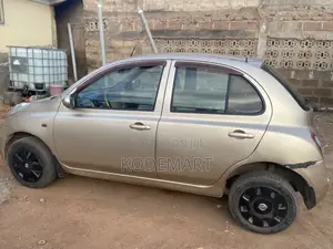 Nissan March 2010 Gold