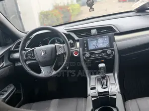 Honda Civic EX Hatchback 2018 Gray