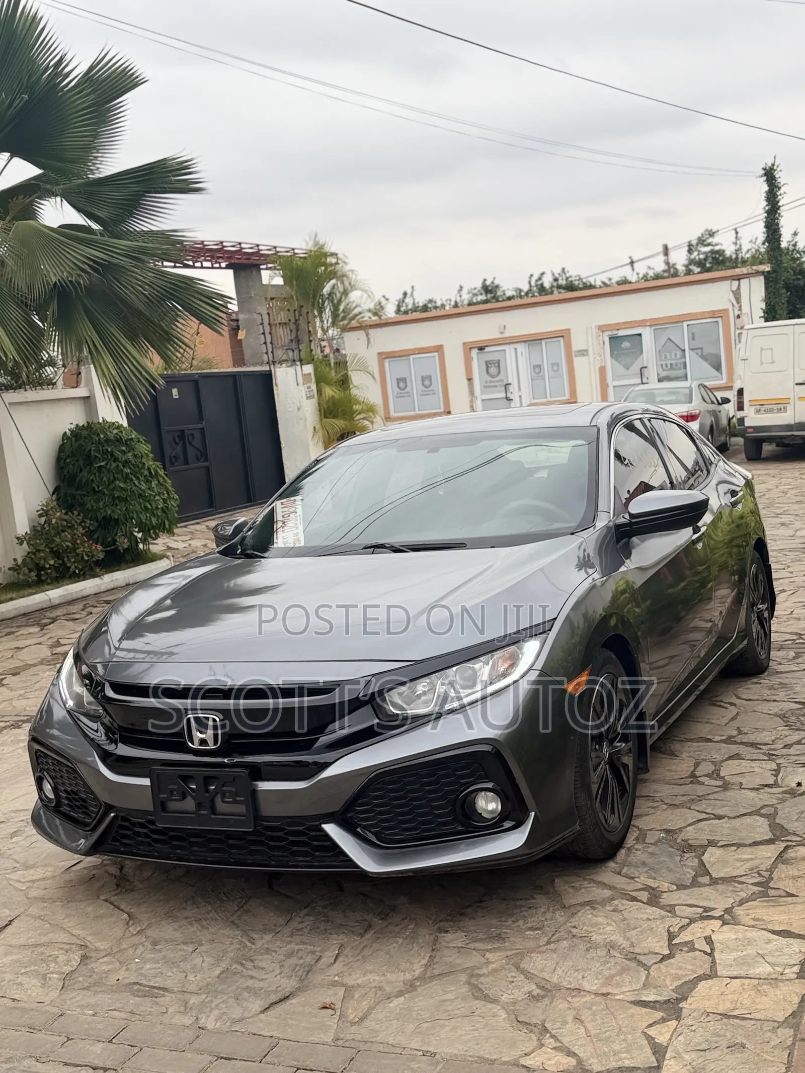 Honda Civic EX Hatchback 2018 Gray