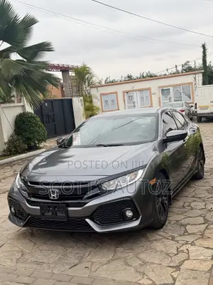 Honda Civic EX Hatchback 2018 Gray