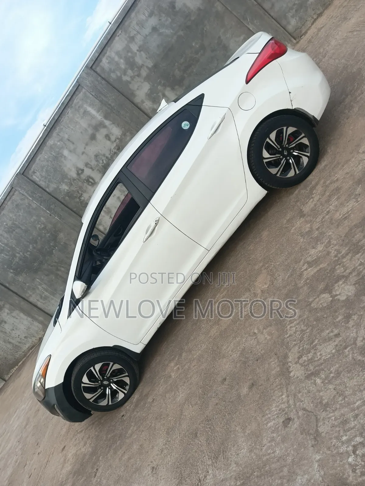 Hyundai Elantra 2013 White