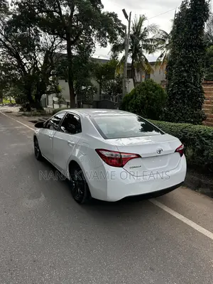 Toyota Corolla LE 4dr Sedan (1.8L 4cyl CVT) 2016 White