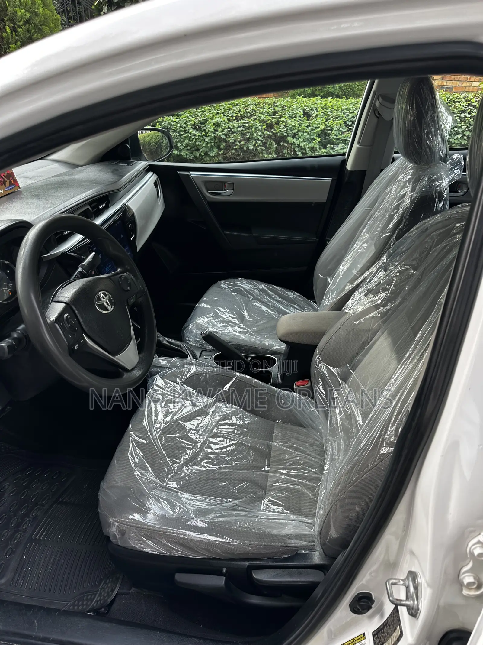 Toyota Corolla LE 4dr Sedan (1.8L 4cyl CVT) 2016 White
