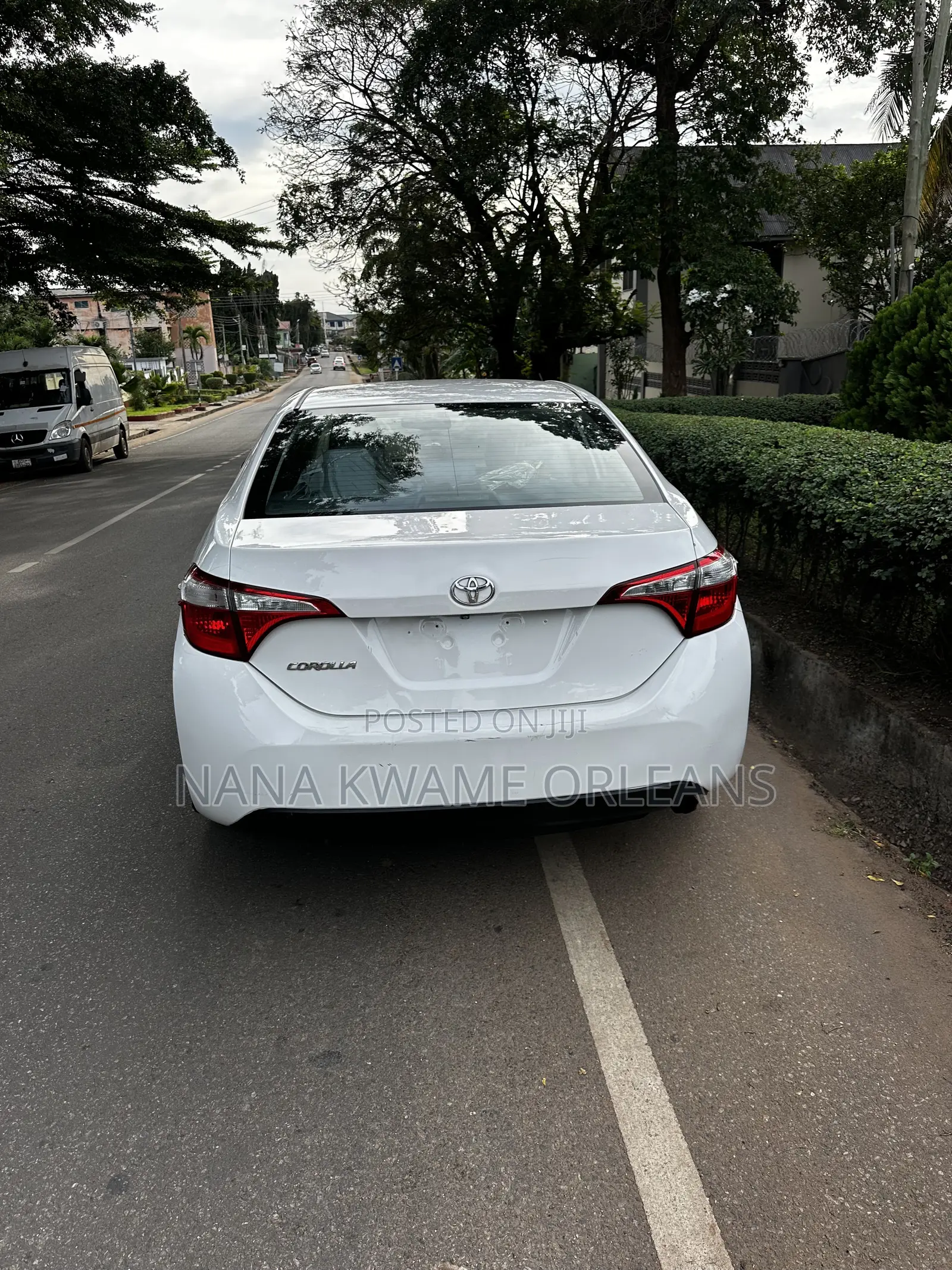 Toyota Corolla LE 4dr Sedan (1.8L 4cyl CVT) 2016 White