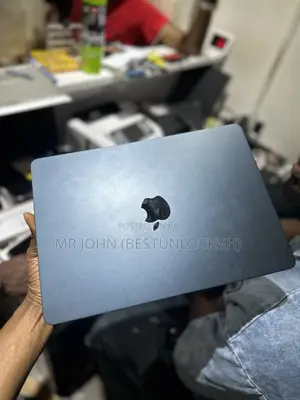 Laptop Apple MacBook Air 2022 M2 16GB Apple M2 SSD 256GB