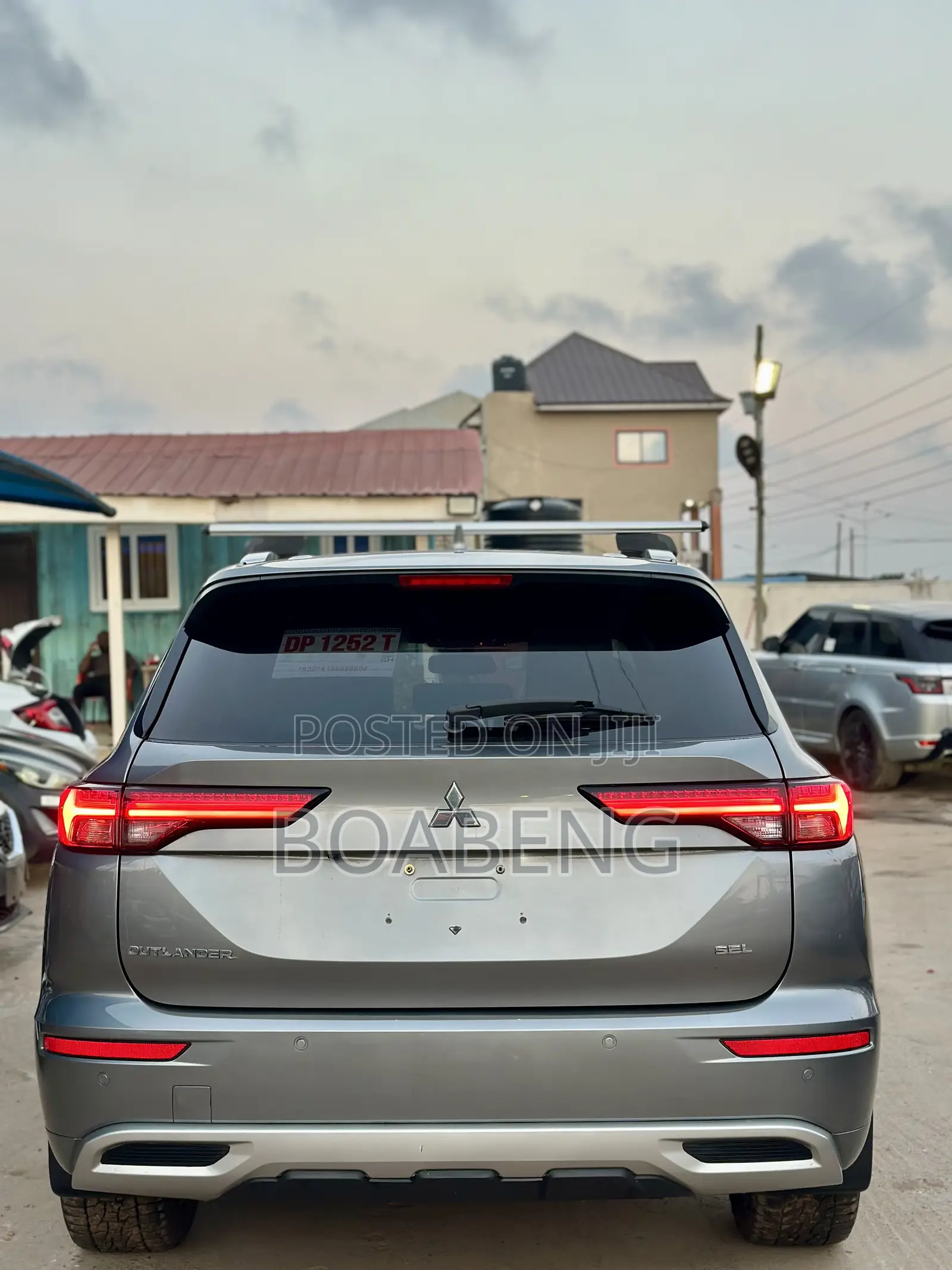Mitsubishi Outlander 2022 Gray
