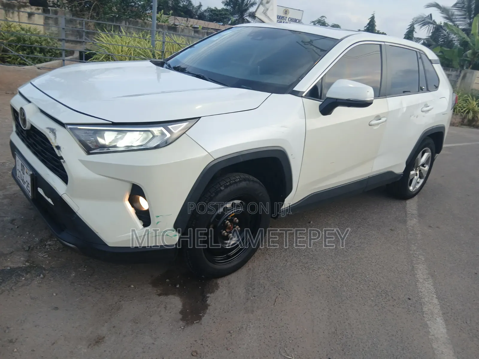 Toyota RAV4 2021 White