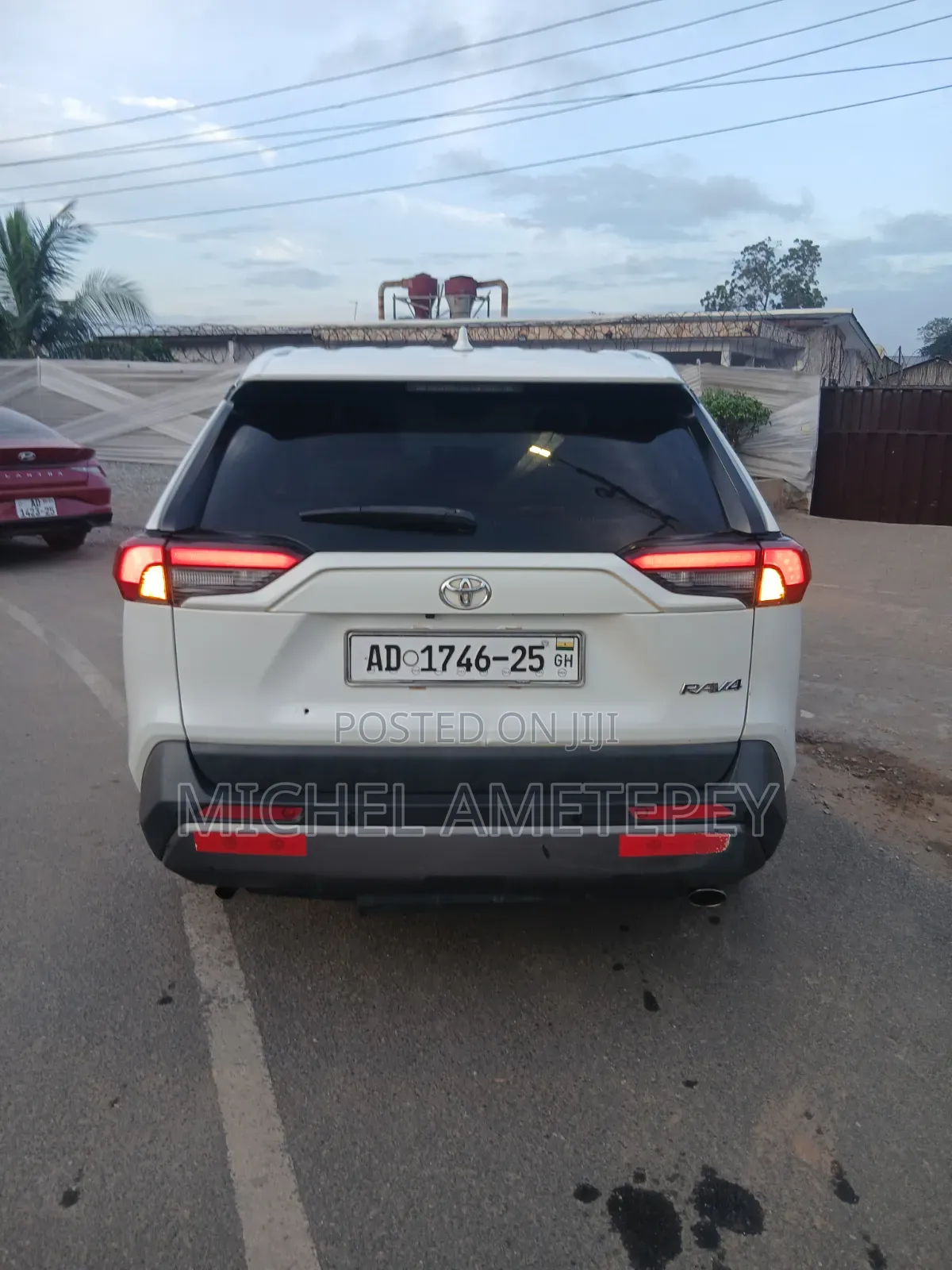 Toyota RAV4 2021 White