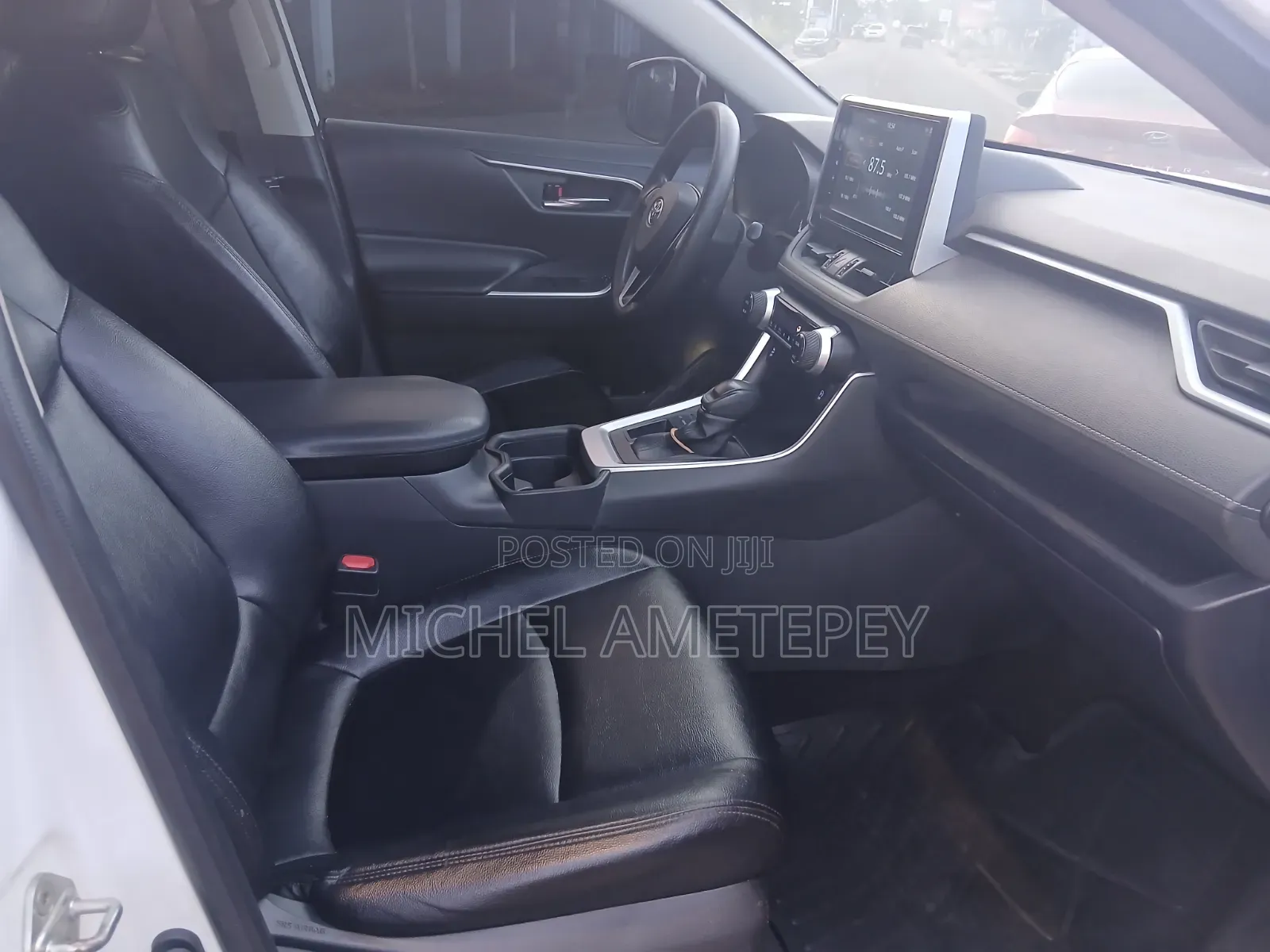 Toyota RAV4 2021 White