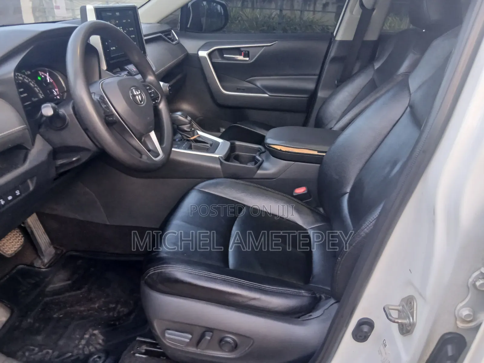 Toyota RAV4 2021 White