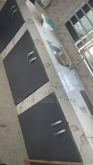 1bdrm Block of Flats in Mphils, CP for rent