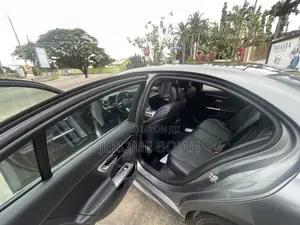 Mercedes-Benz C300 2022
