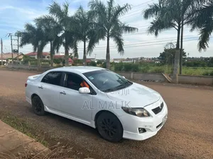 Toyota Corolla 2010 White