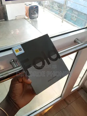 New Samsung Galaxy Z Fold4 256 GB Black
