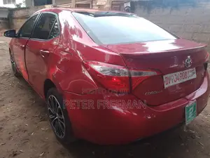 Toyota Corolla S 4dr Sedan (1.8L 4cyl CVT) 2015 Red