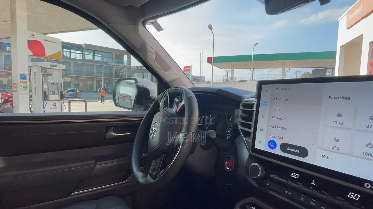 New Toyota Tundra 2022 White