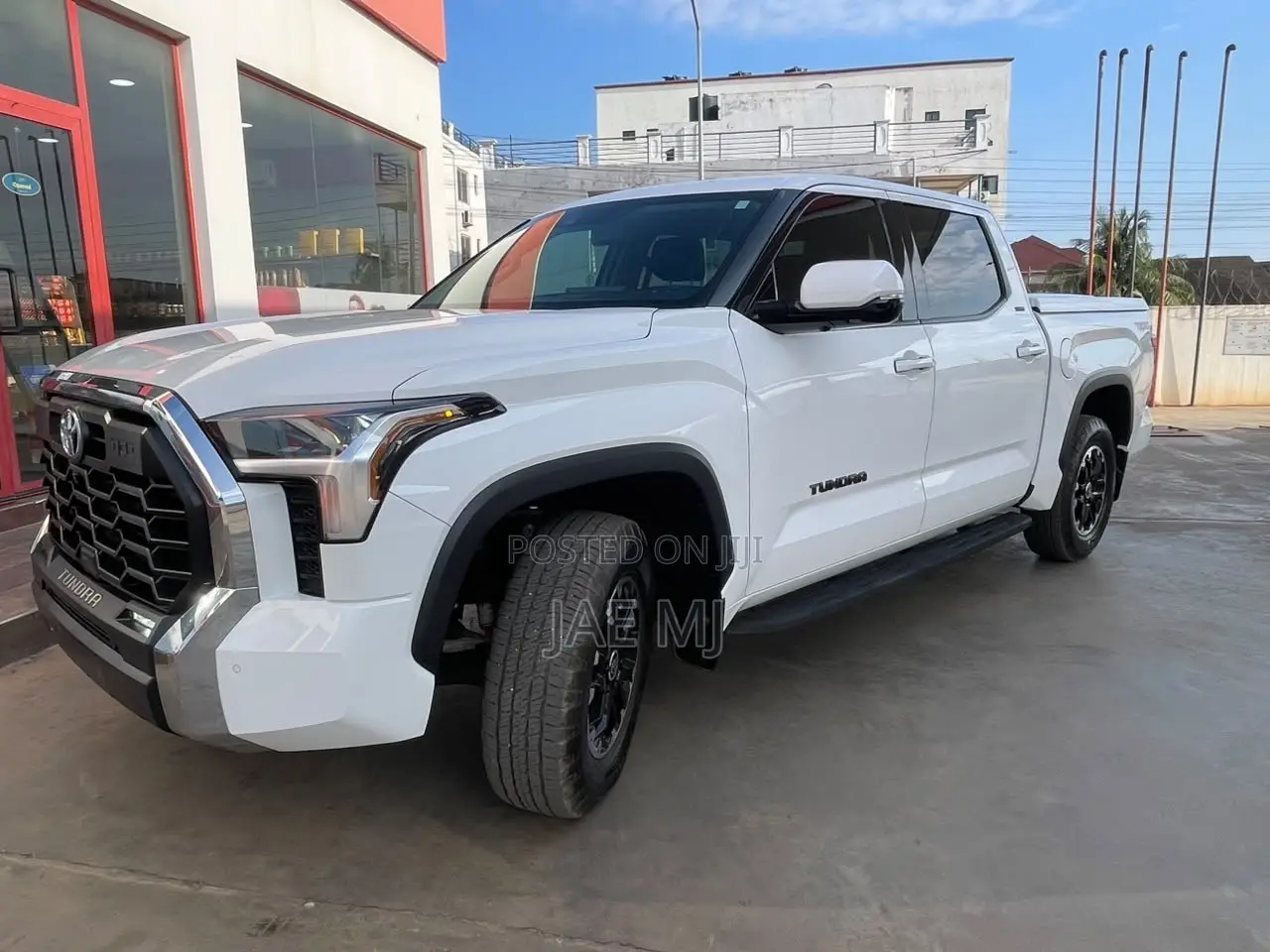 New Toyota Tundra 2022 White
