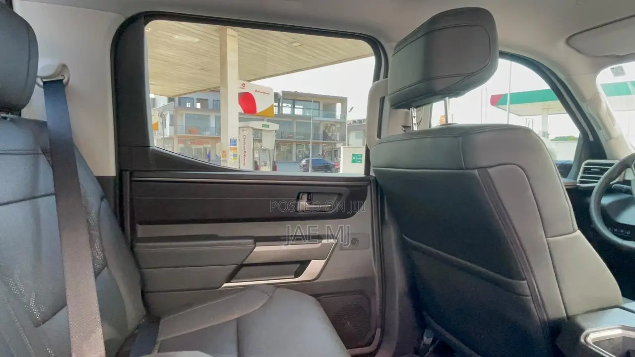 New Toyota Tundra 2022 White