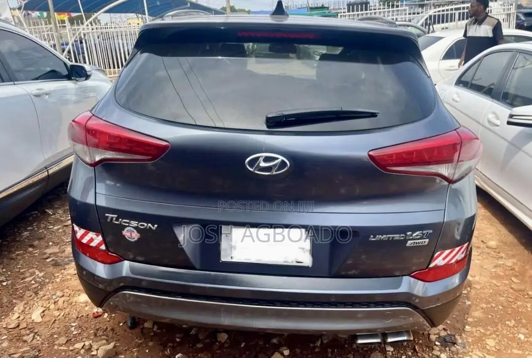 Hyundai Tucson Sport AWD 2016 Gray