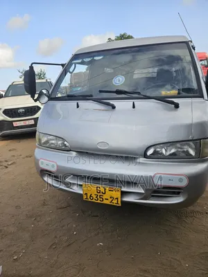 Hyundai H-100 2003 Silver
