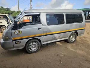 Hyundai H-100 2003 Silver