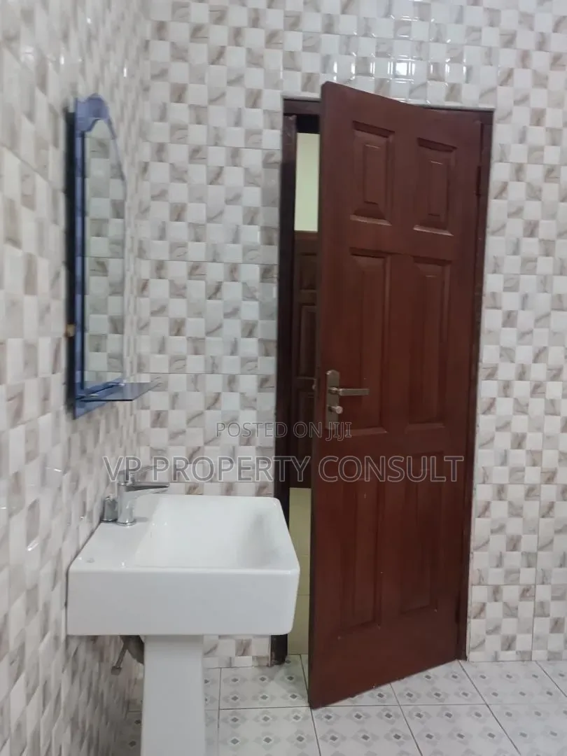 2bdrm Apartment in Papao for rent