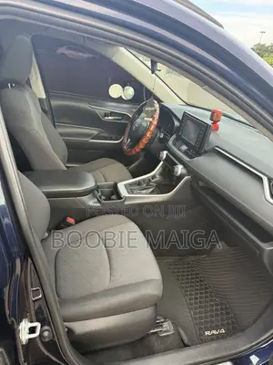 Toyota RAV4 XLE AWD 2020 Blue