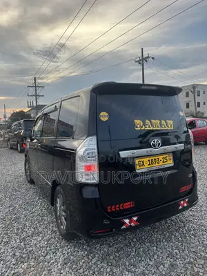 Toyota Voxy 2010 Black