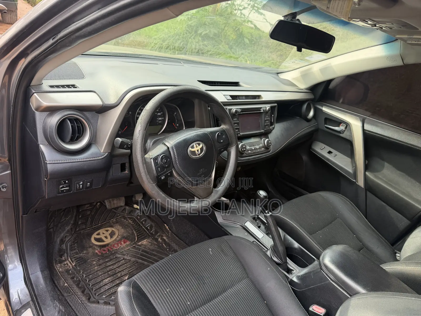 Toyota RAV4 LE AWD (2.5L 4cyl 6A) 2017 Gray
