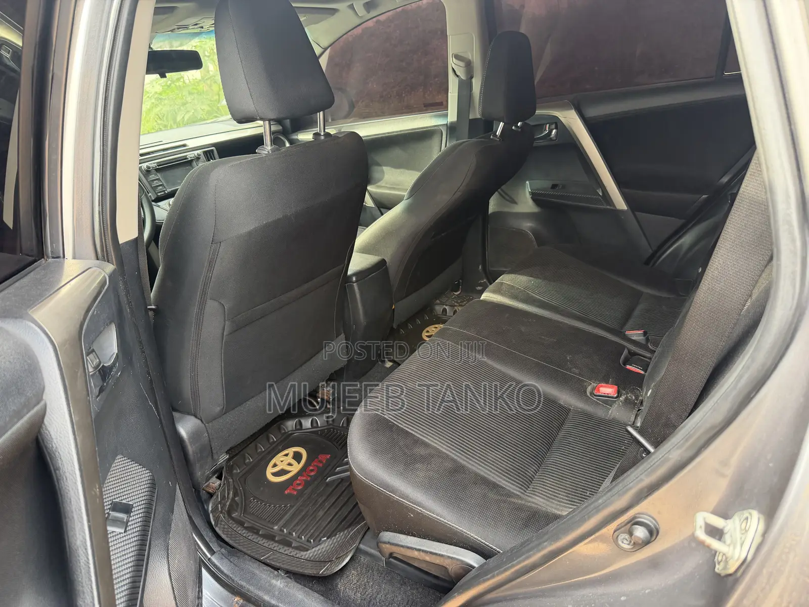 Toyota RAV4 LE AWD (2.5L 4cyl 6A) 2017 Gray