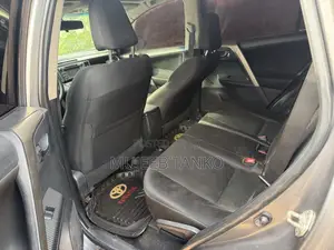 Toyota RAV4 LE AWD (2.5L 4cyl 6A) 2017 Gray
