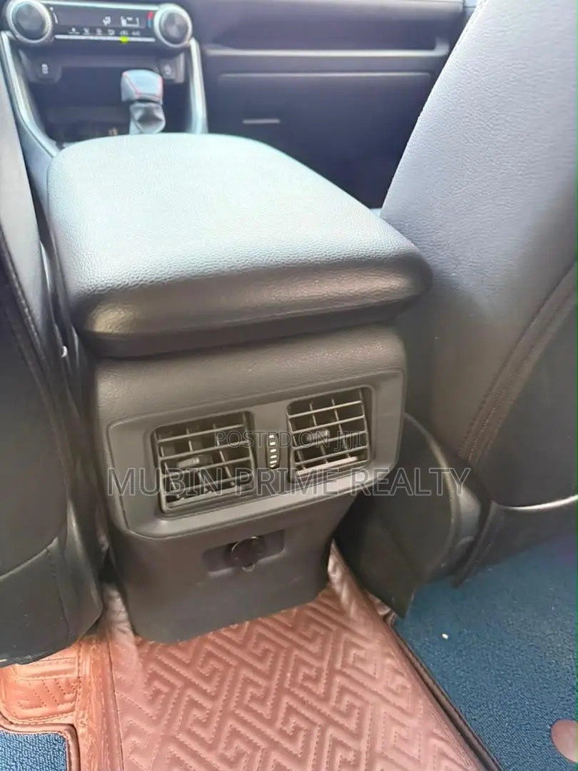 Toyota RAV4 XLE Premium FWD 2023 White