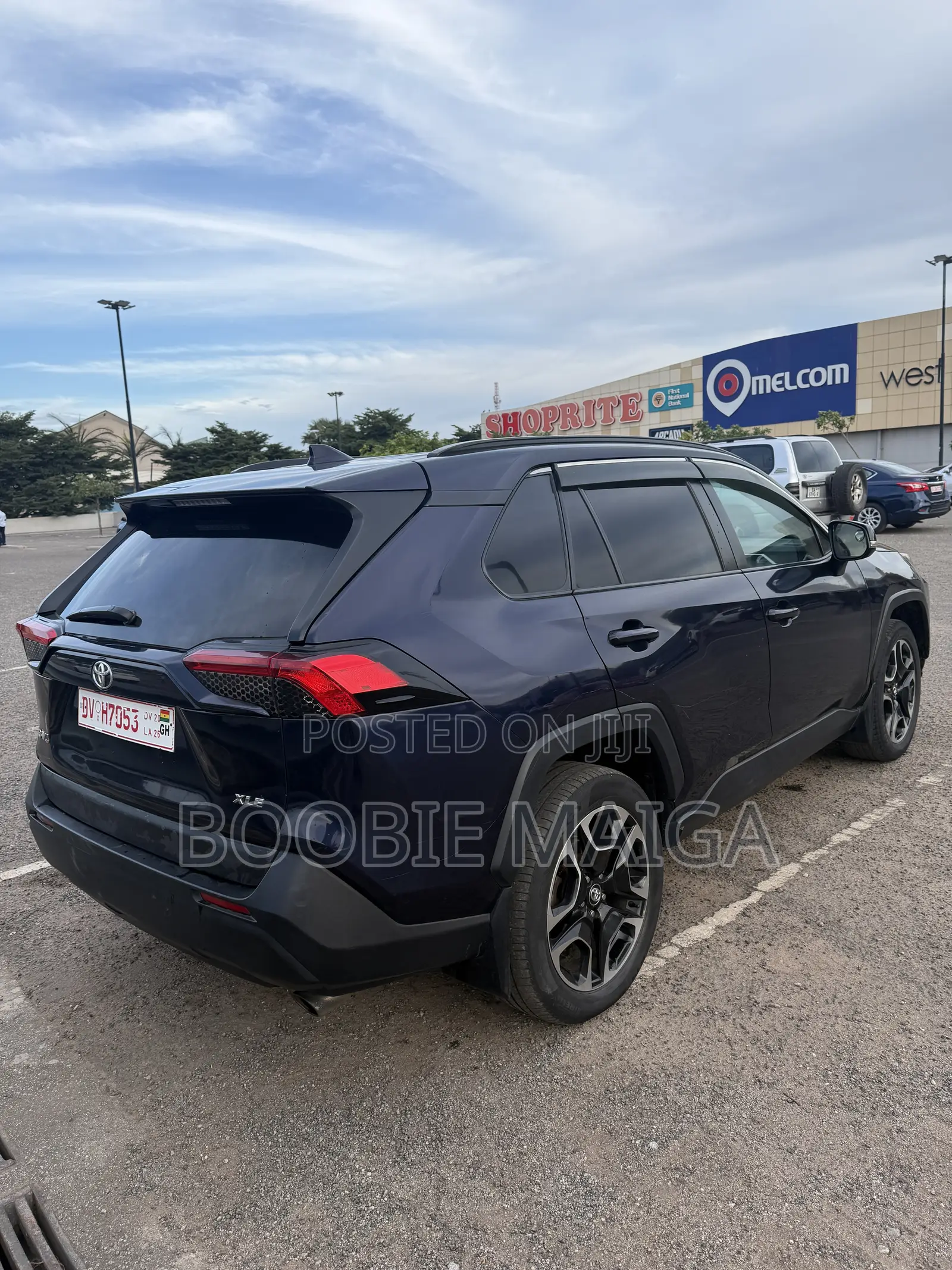Toyota RAV4 XLE AWD 2020 Blue