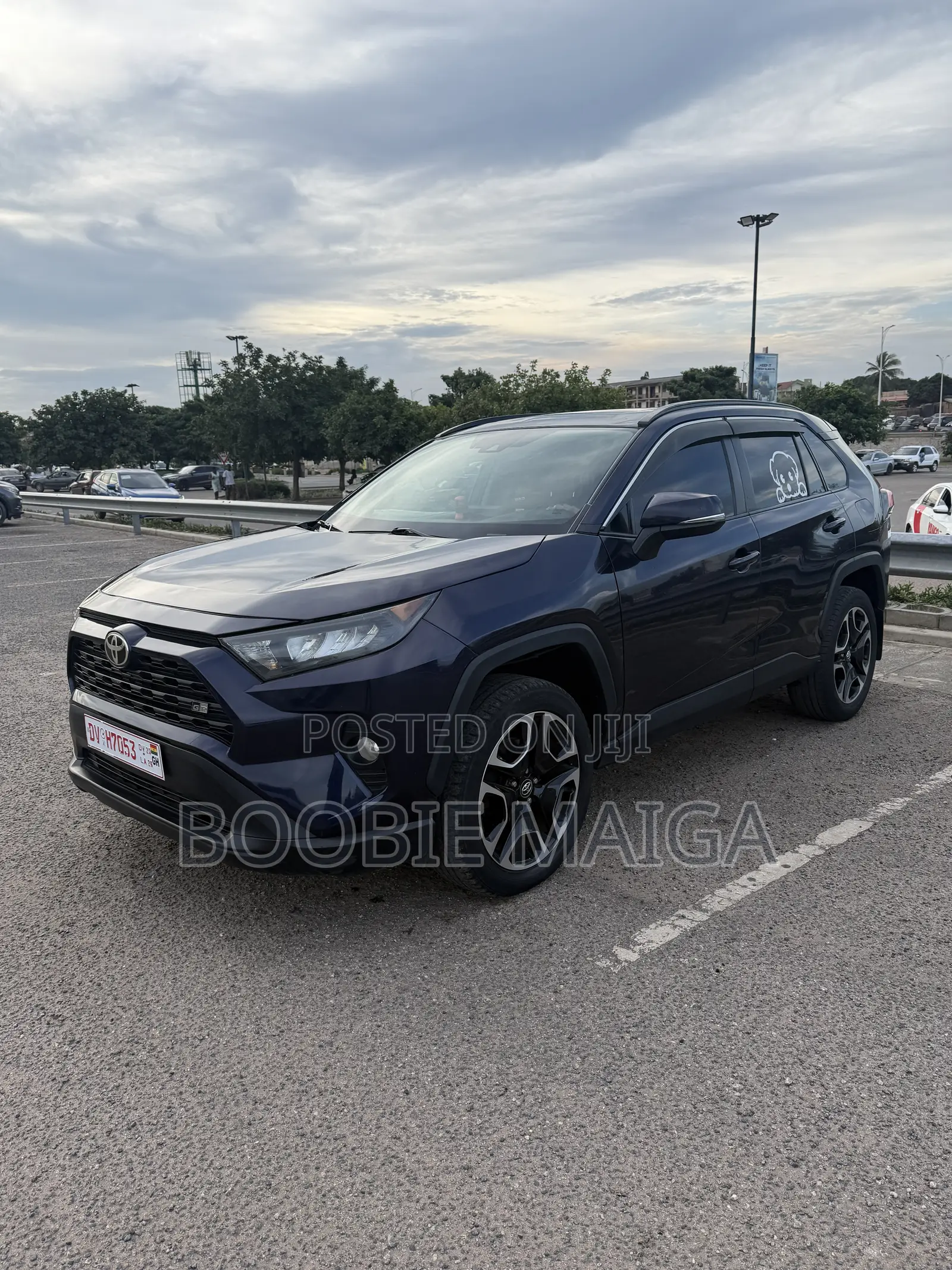 Toyota RAV4 XLE AWD 2020 Blue