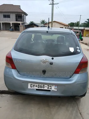 Toyota Vitz 1.3 FWD 5dr 2009 Gray
