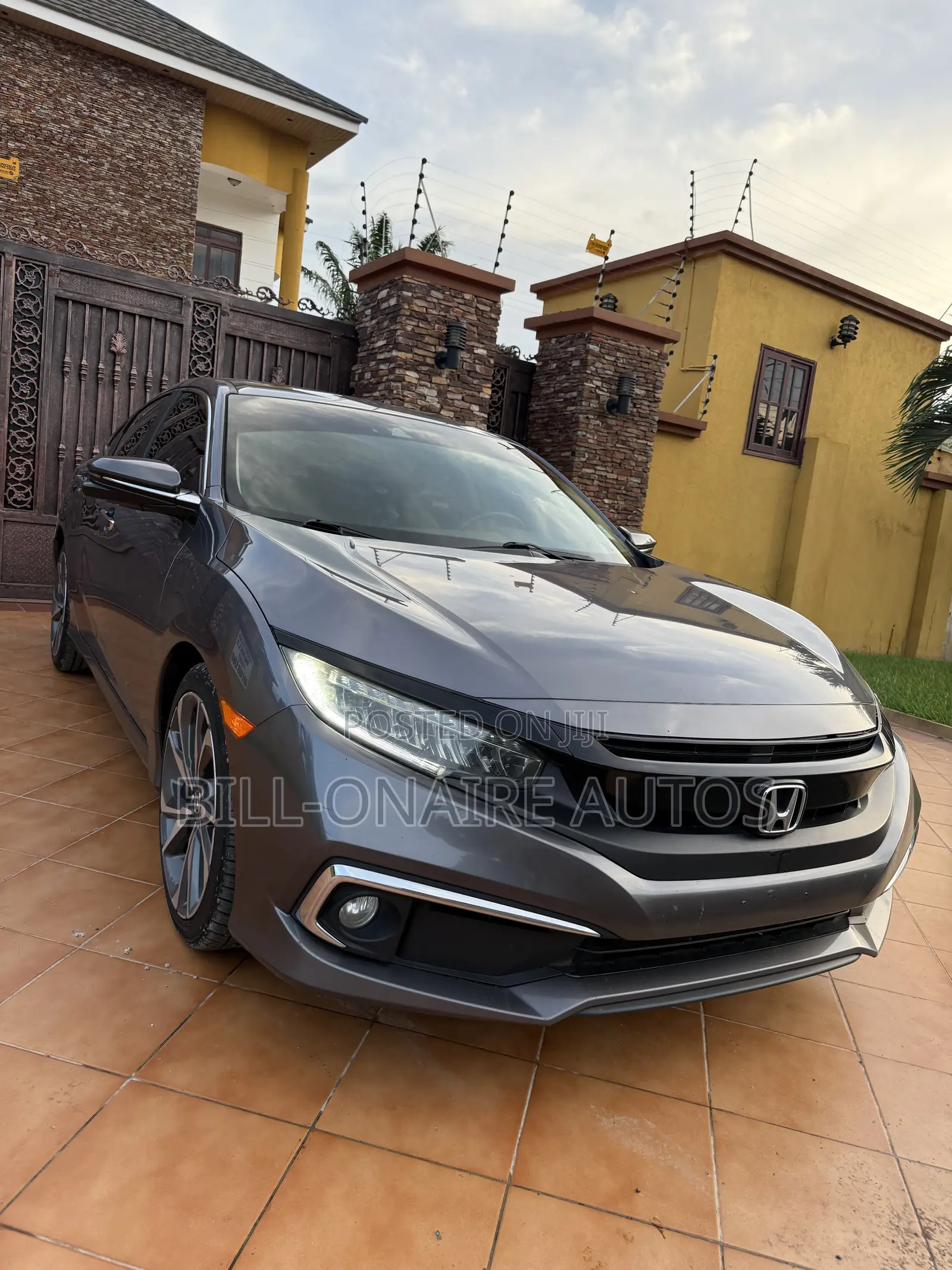 Honda Civic Touring Sedan 2019 Gray