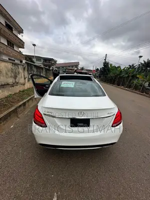 Mercedes-Benz C300 Luxury 4matic Sedan AWD (2.0L 4cyl 7A) 2017 White