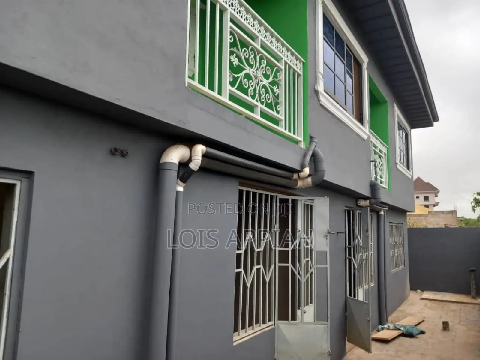 Furnished 11bdrm House in Lois Appiah, Ejisu-Juaben Municipal for sale