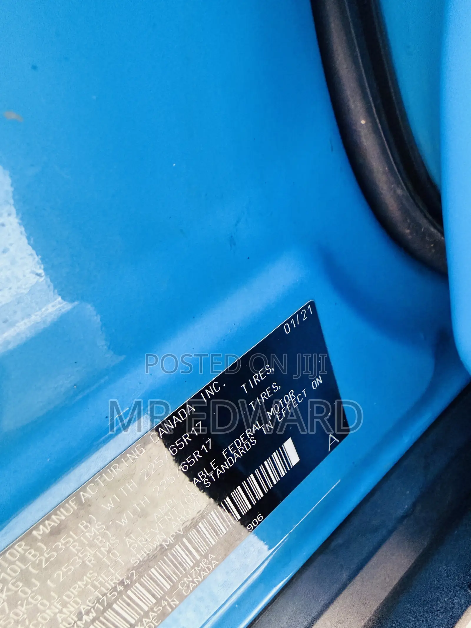 Toyota RAV4 XLE 2021 Blue