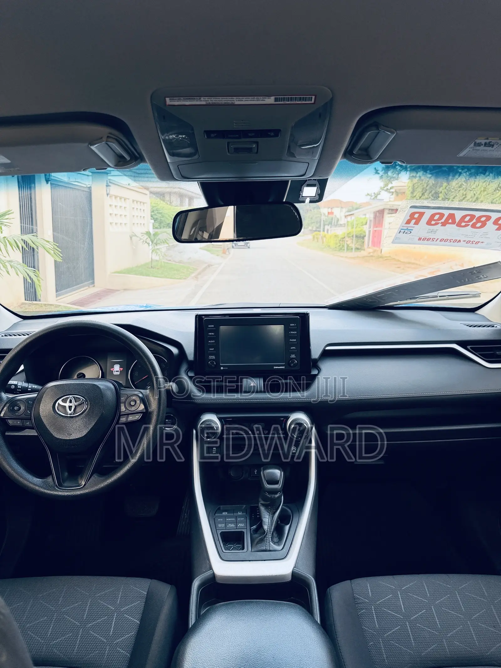 Toyota RAV4 XLE 2021 Blue