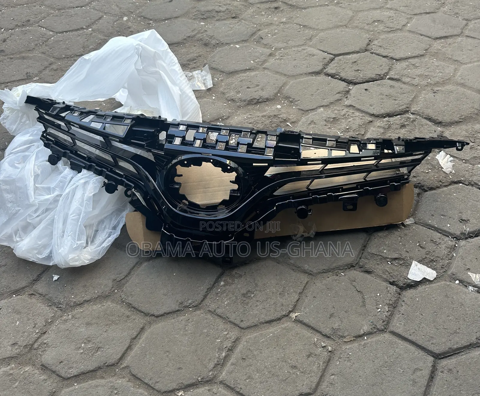 Toyota Camry Grill Grille/Shells 2018 2019 2020 2021 (XLE / LE)