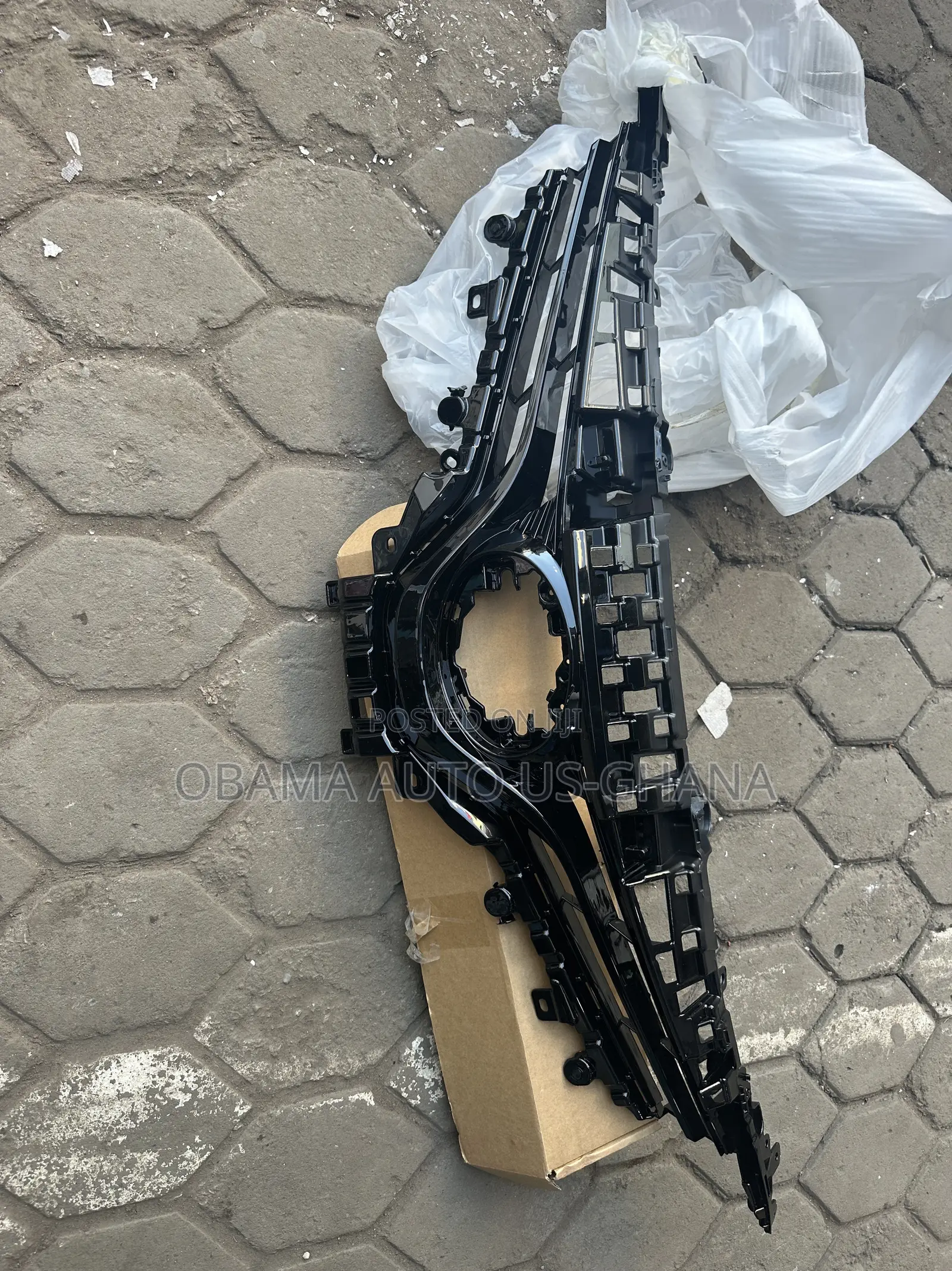 Toyota Camry Grill Grille/Shells 2018 2019 2020 2021 (XLE / LE)