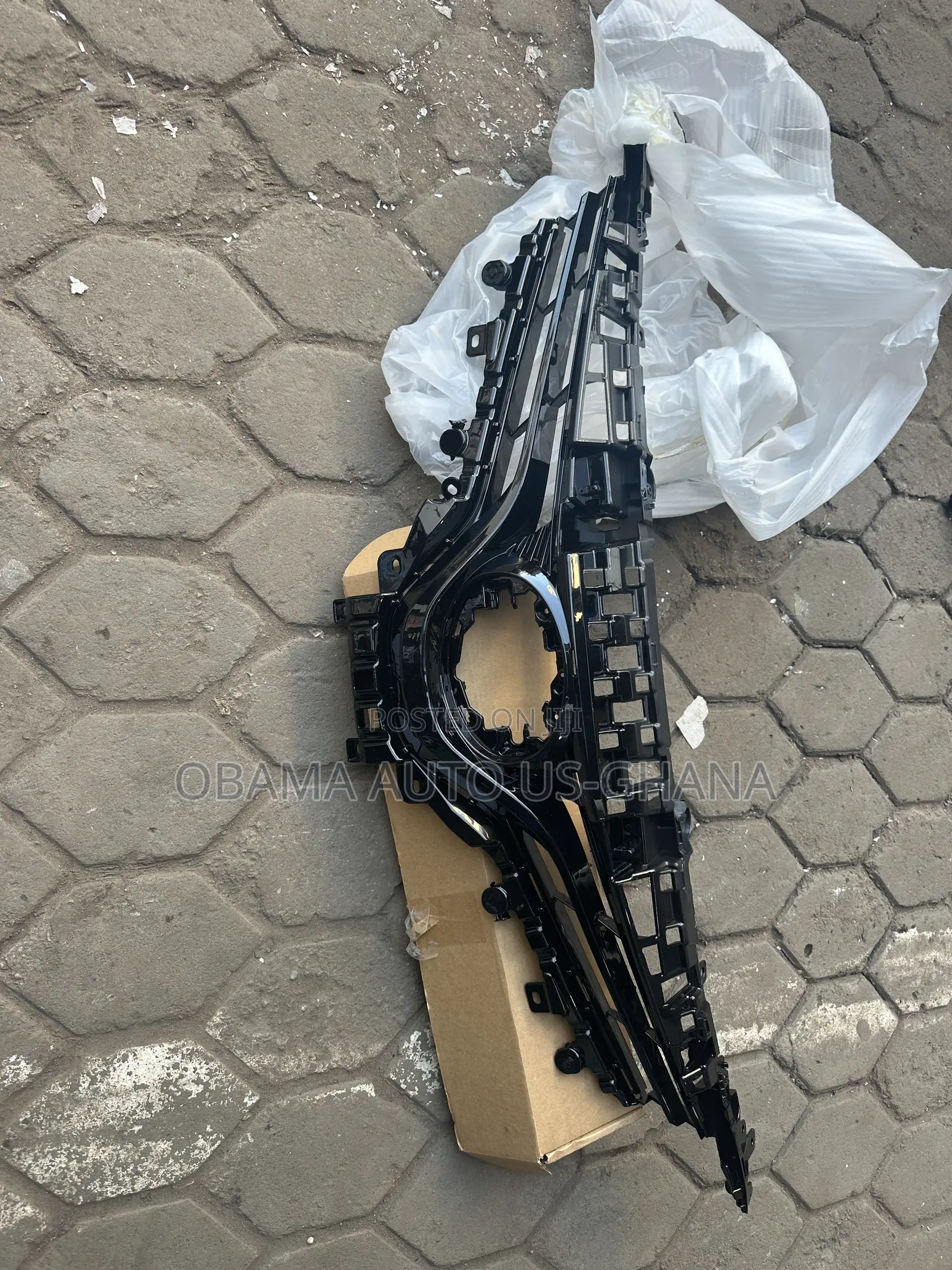 Toyota Camry Grill Grille/Shells 2018 2019 2020 2021 (XLE / LE)