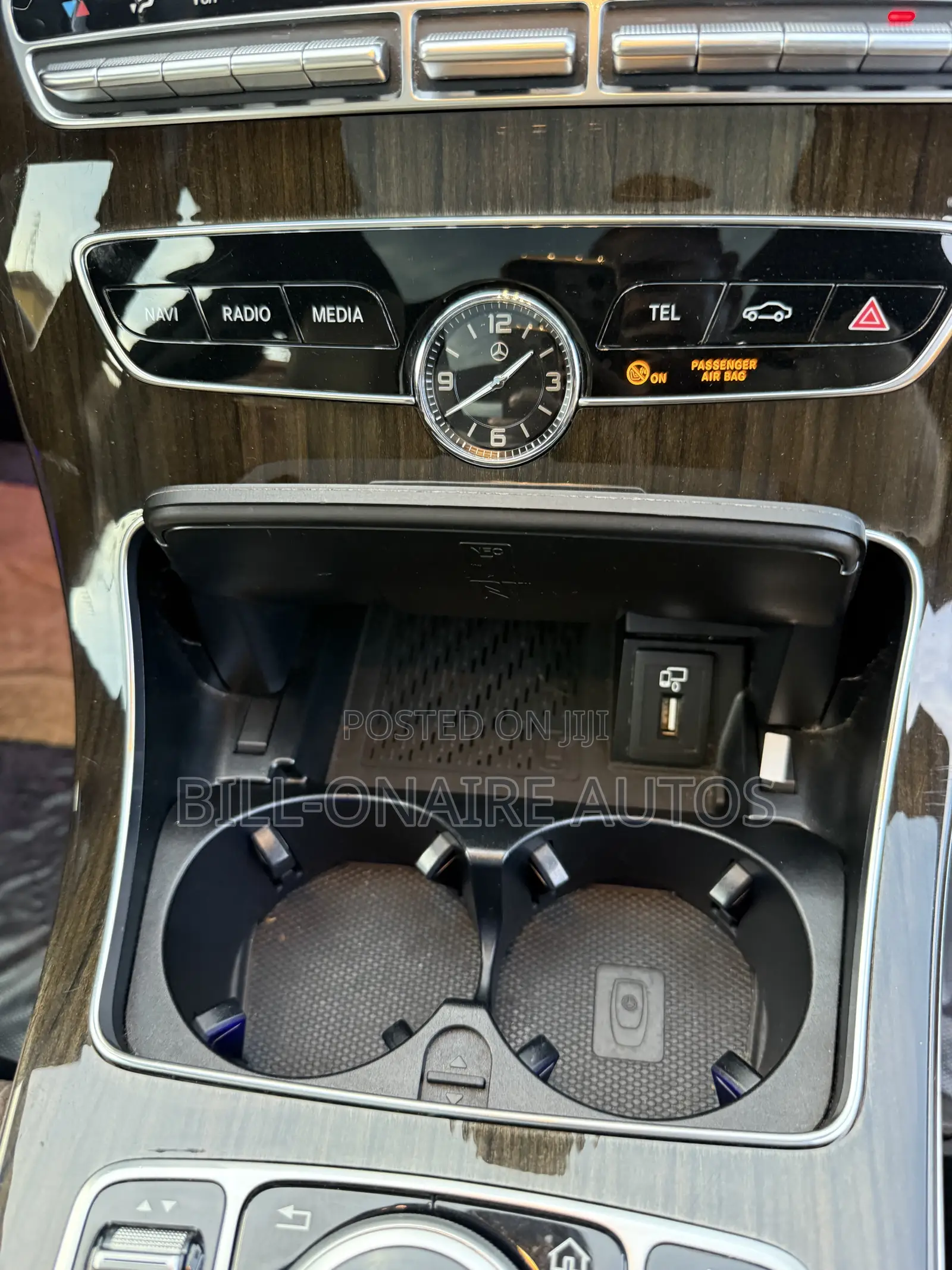 Mercedes-Benz C300 2019 Blue